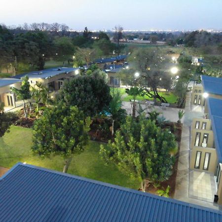 Manor Hills Guest Lodge Rustenburg Exterior foto