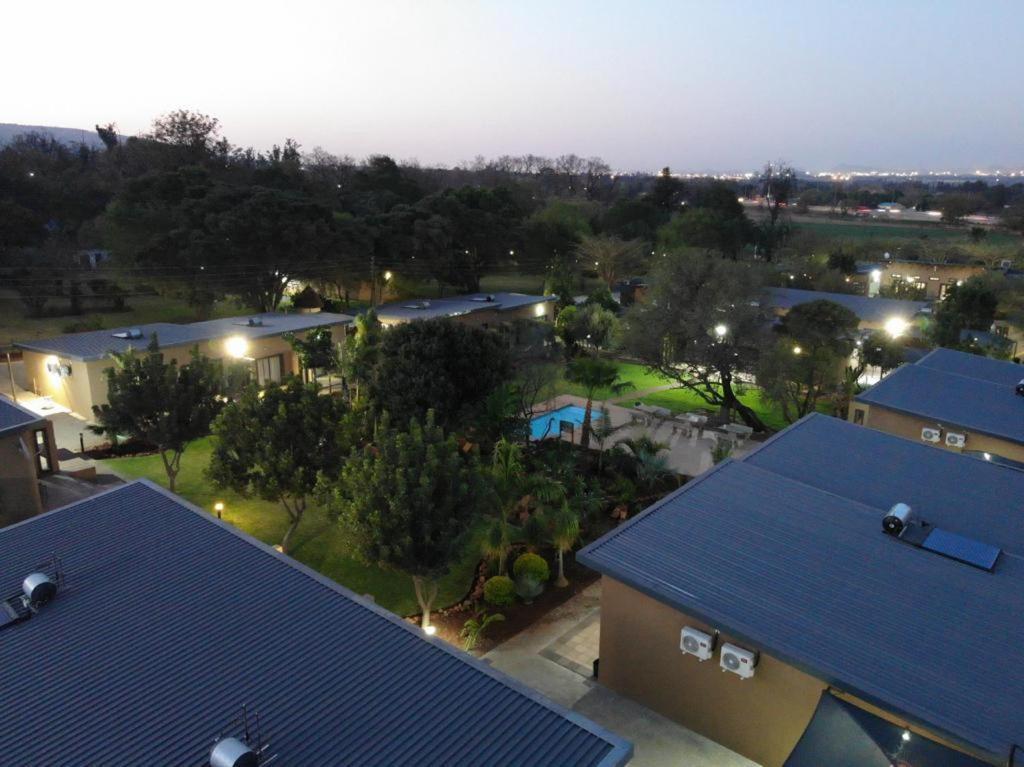 Manor Hills Guest Lodge Rustenburg Exterior foto
