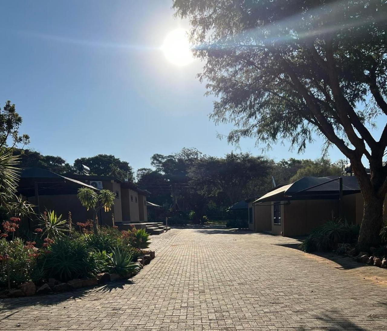 Manor Hills Guest Lodge Rustenburg Exterior foto