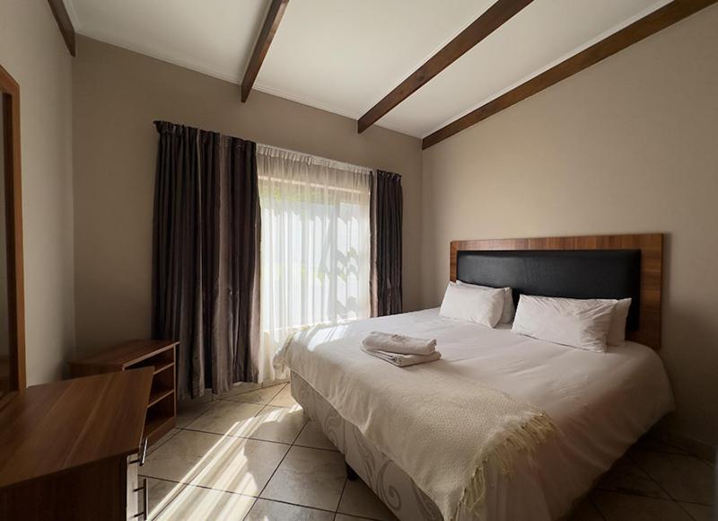 Manor Hills Guest Lodge Rustenburg Exterior foto